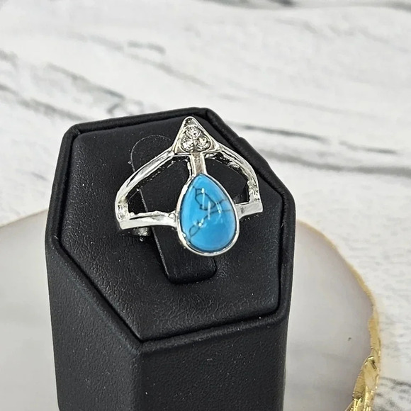 Blue Teardrop Adjustable Fashion Ring  A35 - Picture 6 of 6